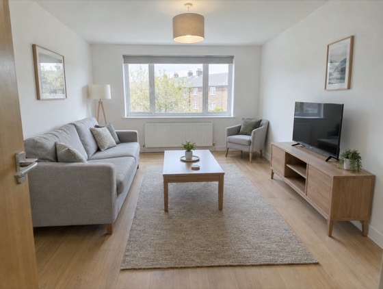 Check-out photo: tidy living room in good condition
